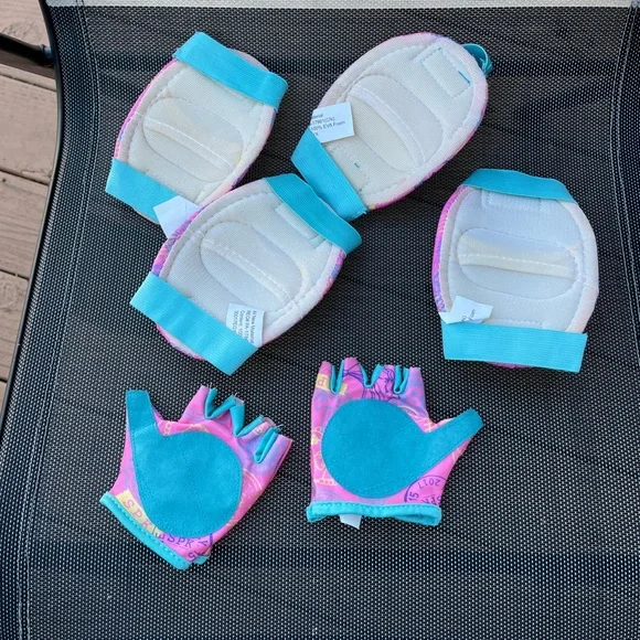 ✨🤩4/$11🤩✨ Shopkins safety pack gloves knee and elbow protectors - Picture 2 of 3